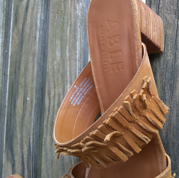 Facunda Able Fringe Block Heel Boho Sandal Sz 9 - Picture 3 of 6
